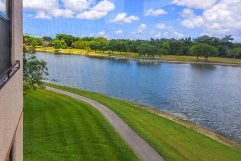 Condo in Coconut Creek, Florida, 2 bedrooms  № 1168475 - photo 3