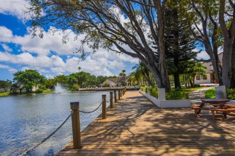 Condo in Coconut Creek, Florida, 2 bedrooms  № 1168475 - photo 4