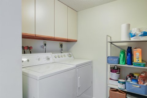 Condo in Coconut Creek, Florida, 2 bedrooms  № 1168475 - photo 24