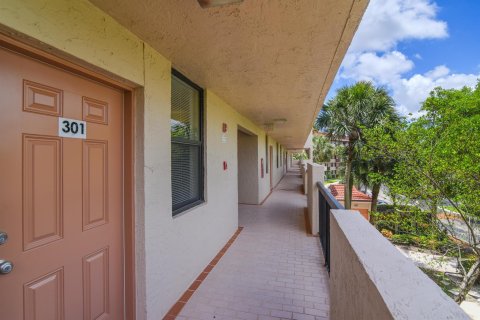 Condo in Coconut Creek, Florida, 2 bedrooms  № 1168475 - photo 2