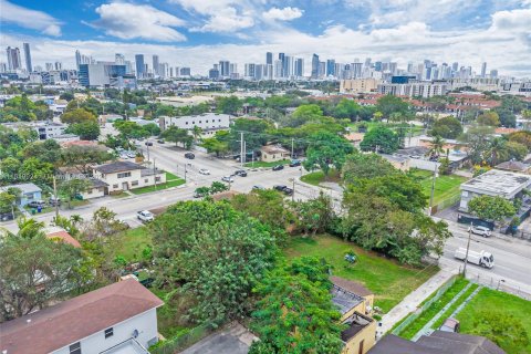 Villa ou maison à vendre à Miami, Floride: 2 chambres, 108.23 m2 № 965592 - photo 8