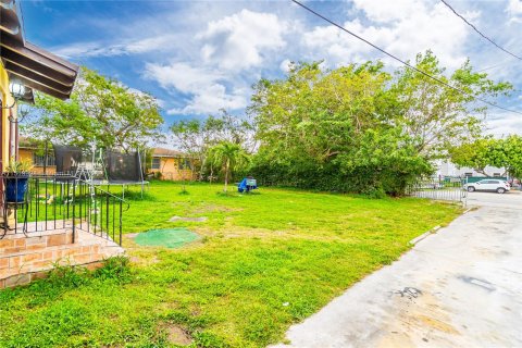 Casa en venta en Miami, Florida, 2 dormitorios, 108.23 m2 № 965592 - foto 3