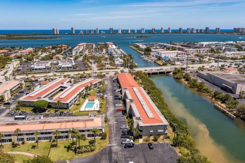 Condominio en venta en North Palm Beach, Florida, 2 dormitorios, 82.31 m2 № 1118997 - foto 2