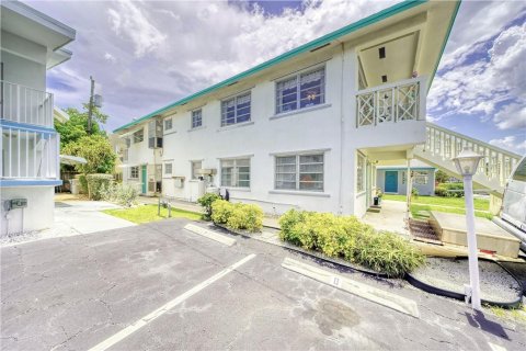 Immobilier commercial à vendre à Pompano Beach, Floride: 125.23 m2 № 510853 - photo 7