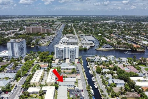 Immobilier commercial à vendre à Pompano Beach, Floride: 125.23 m2 № 510853 - photo 4