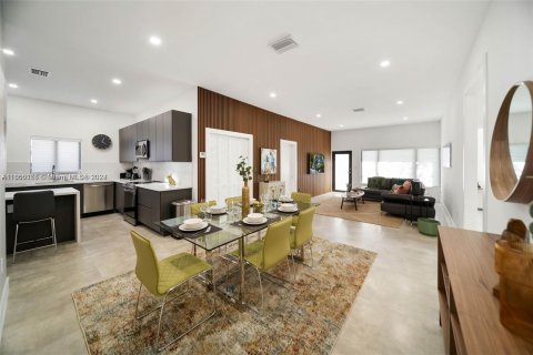 Casa en venta en Miami, Florida, 4 dormitorios № 1332516 - foto 15