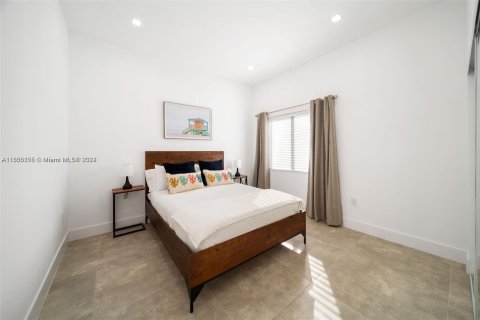 Casa en venta en Miami, Florida, 4 dormitorios № 1332516 - foto 18