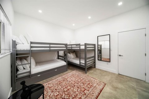 Casa en venta en Miami, Florida, 4 dormitorios № 1332516 - foto 12