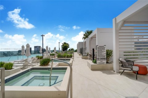 Condominio en venta en Miami, Florida, 1 dormitorio, 90.67 m2 № 1385883 - foto 12