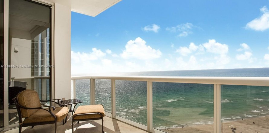 Condo in Sunny Isles Beach, Florida, 2 bedrooms  № 1385848