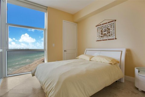 Condo in Sunny Isles Beach, Florida, 2 bedrooms  № 1385848 - photo 16