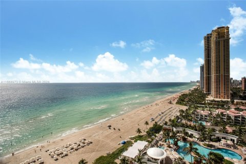 Condo in Sunny Isles Beach, Florida, 2 bedrooms  № 1385848 - photo 4