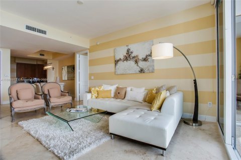 Condo in Sunny Isles Beach, Florida, 2 bedrooms  № 1385848 - photo 7