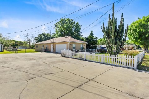 House in Winter Haven, Florida 3 bedrooms, 137.03 sq.m. № 1352775 - photo 5