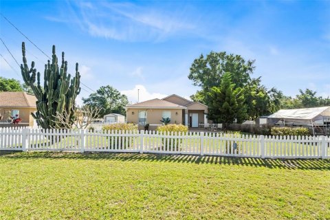 House in Winter Haven, Florida 3 bedrooms, 137.03 sq.m. № 1352775 - photo 2