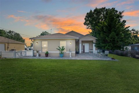 Villa ou maison à vendre à Winter Haven, Floride: 3 chambres, 137.03 m2 № 1352775 - photo 1