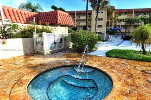 Copropriété à vendre à Pompano Beach, Floride: 2 chambres, 98.94 m2 № 1310900 - photo 28