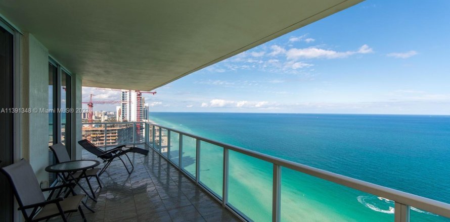 Condo à Sunny Isles Beach, Floride, 2 chambres  № 513428