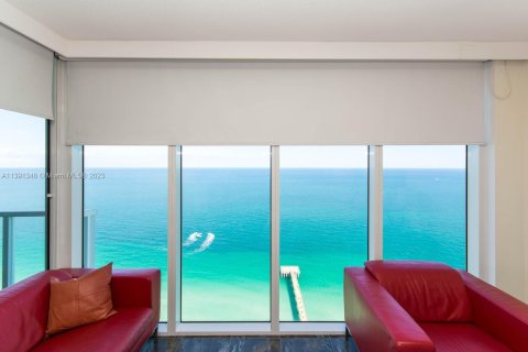 Condominio en venta en Sunny Isles Beach, Florida, 2 dormitorios, 148.83 m2 № 513428 - foto 17