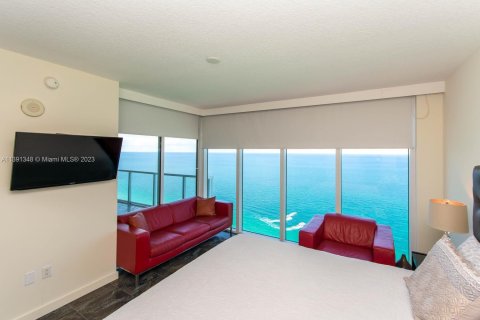 Condominio en venta en Sunny Isles Beach, Florida, 2 dormitorios, 148.83 m2 № 513428 - foto 18