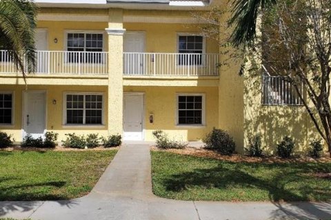 Condominio en venta en Land O' Lakes, Florida, 1 dormitorio, 69.68 m2 № 1255875 - foto 1