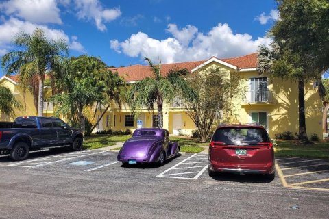 Condominio en venta en Land O' Lakes, Florida, 1 dormitorio, 69.68 m2 № 1255875 - foto 2