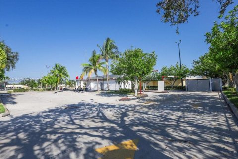 Immobilier commercial à vendre à St. Lucie, Floride № 1102450 - photo 6