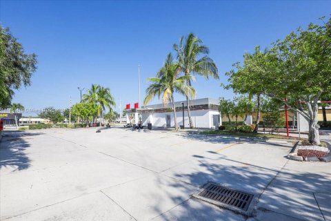 Immobilier commercial à vendre à St. Lucie, Floride № 1102450 - photo 10