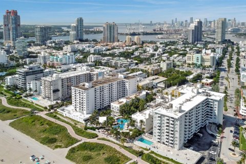 Condo in Miami Beach, Florida, 1 bedroom  № 781628 - photo 28