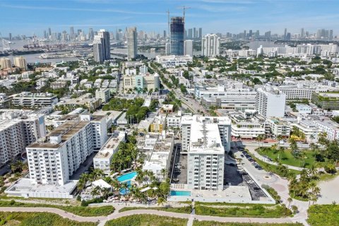 Condo in Miami Beach, Florida, 1 bedroom  № 781628 - photo 29