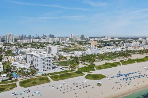 Condo in Miami Beach, Florida, 1 bedroom  № 781628 - photo 20