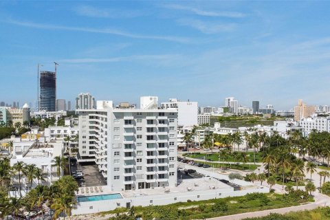 Condo in Miami Beach, Florida, 1 bedroom  № 781628 - photo 17