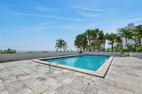 Condo in Miami Beach, Florida, 1 bedroom  № 781628 - photo 11