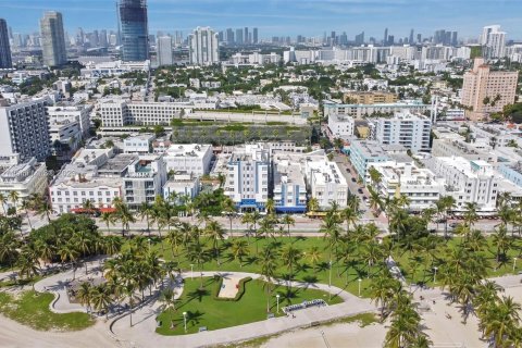 Condo in Miami Beach, Florida, 1 bedroom  № 781628 - photo 23