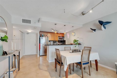 Condo in Miami Beach, Florida, 1 bedroom  № 781628 - photo 5