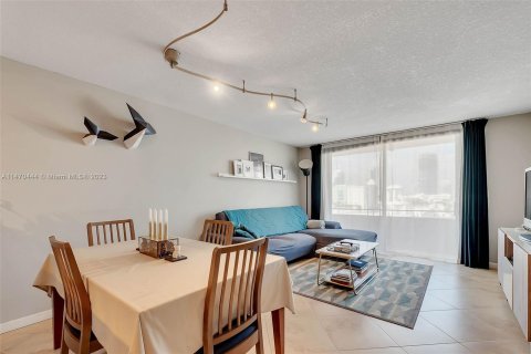 Condo in Miami Beach, Florida, 1 bedroom  № 781628 - photo 4