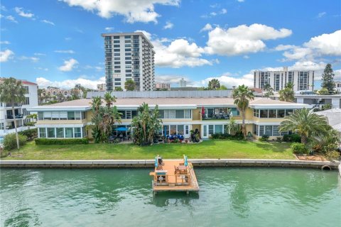 Copropriété à vendre à Clearwater, Floride: 2 chambres, 148.27 m2 № 1258712 - photo 1