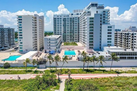 Copropriété à vendre à Miami Beach, Floride: 1 chambre, 91.04 m2 № 1102418 - photo 2