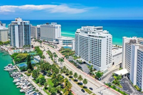 Condo in Miami Beach, Florida, 1 bedroom  № 1102418 - photo 1