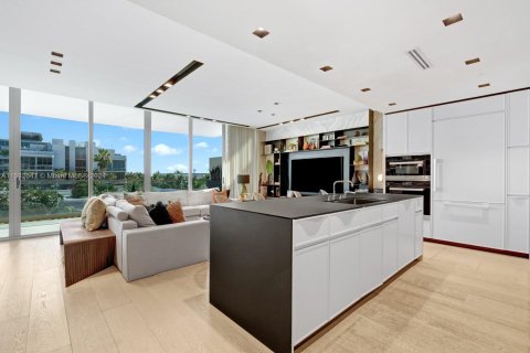Condominio en venta en Miami Beach, Florida, 3 dormitorios, 197.05 m2 № 1013680 - foto 11
