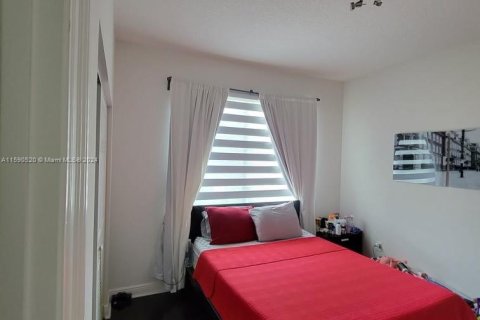 Casa en venta en Miramar, Florida, 5 dormitorios, 312.24 m2 № 1181332 - foto 20