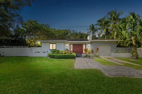 Villa ou maison à vendre à Miami, Floride: 3 chambres, 248.33 m2 № 873457 - photo 2