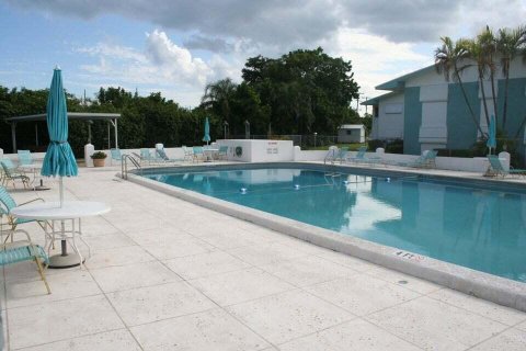 Condominio en venta en Lake Worth, Florida, 2 dormitorios, 83.05 m2 № 390821 - foto 3
