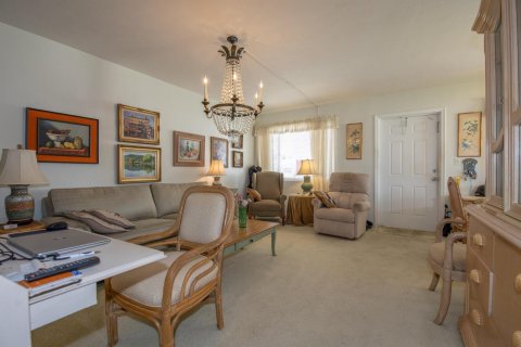 Condominio en venta en Lake Worth, Florida, 2 dormitorios, 83.05 m2 № 390821 - foto 14