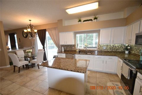House in Zephyrhills, Florida 5 bedrooms, 342.07 sq.m. № 964268 - photo 24