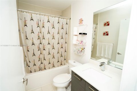 Townhouse in Lauderhill, Florida 2 bedrooms, 104.05 sq.m. № 1311001 - photo 21