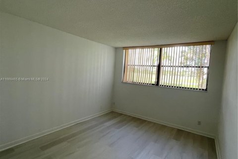 Apartment in Weston, Florida 2 bedrooms, 114.73 sq.m. № 1386252 - photo 23