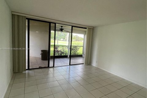 Apartment in Weston, Florida 2 bedrooms, 114.73 sq.m. № 1386252 - photo 9