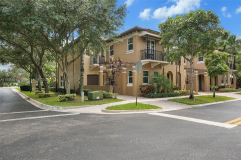 Touwnhouse à vendre à Davie, Floride: 3 chambres, 192.31 m2 № 1310556 - photo 1