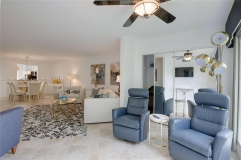 Condo in Boynton Beach, Florida, 3 bedrooms  № 1310609 - photo 19